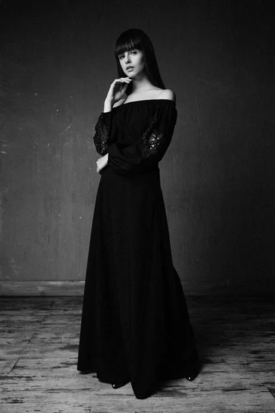 Kobieta elegancka sukienka — Zdjęcie stockowe