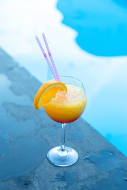 Kokteyl serinletici cam