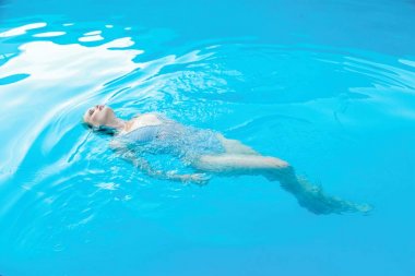 kadın smimming Havuzu