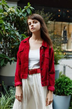 Çekici Genç Kadın