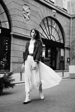 Çekici Genç Kadın