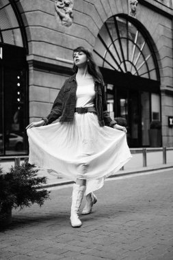 Çekici Genç Kadın