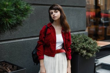 Çekici Genç Kadın