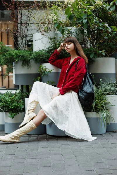 Çekici Genç Kadın