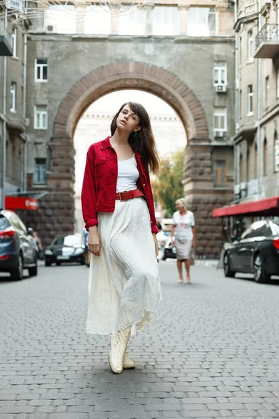 Çekici Genç Kadın