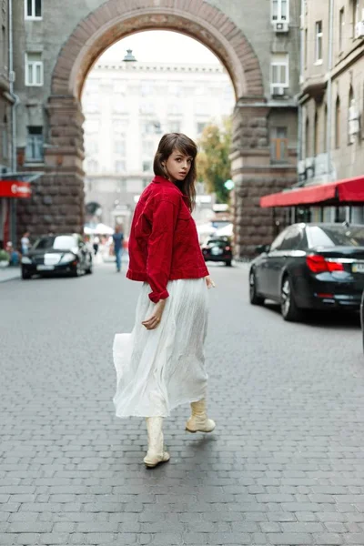 Çekici Genç Kadın