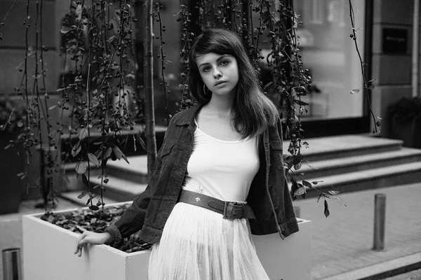 Çekici Genç Kadın