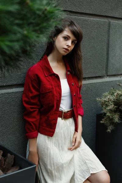 Çekici Genç Kadın