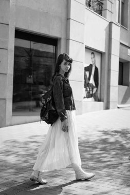 Çekici Genç Kadın