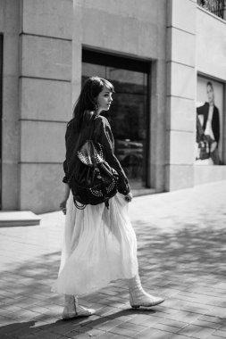 Çekici Genç Kadın