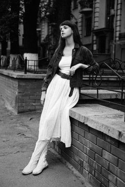 Çekici Genç Kadın