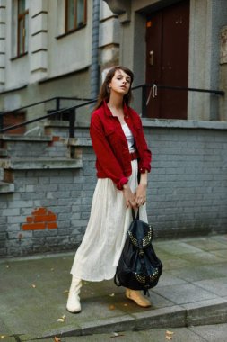 Çekici Genç Kadın