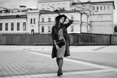 Çekici Genç Kadın