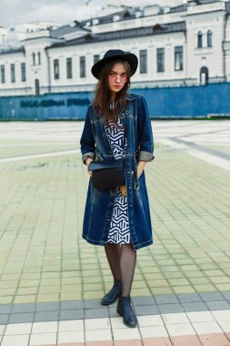 Çekici Genç Kadın