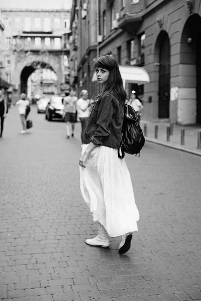 Çekici Genç Kadın