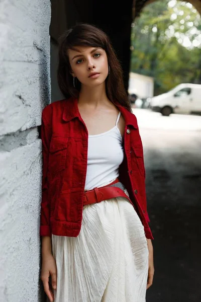 Çekici Genç Kadın