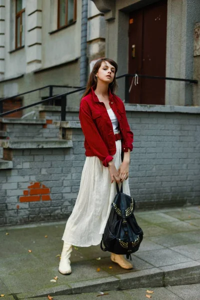 Çekici Genç Kadın