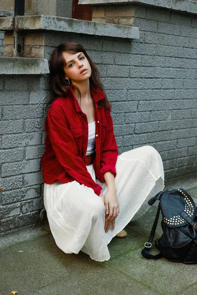 Çekici Genç Kadın