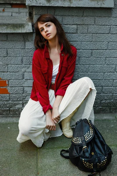 Çekici Genç Kadın