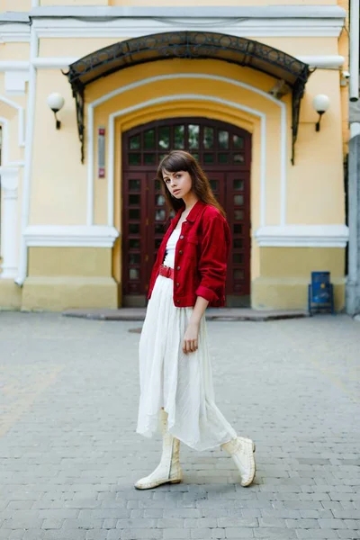 Çekici Genç Kadın