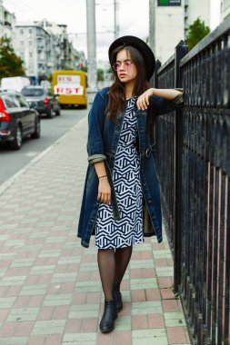 Çekici Genç Kadın