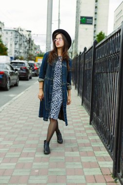 Çekici Genç Kadın