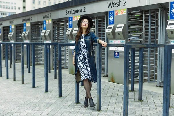 Çekici Genç Kadın