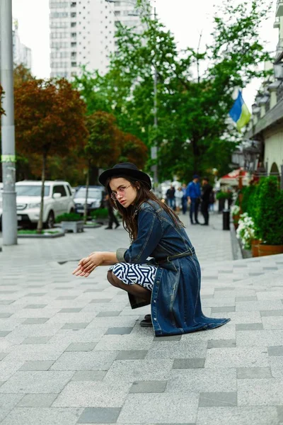 Çekici Genç Kadın