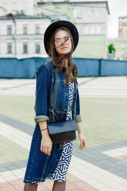 Çekici Genç Kadın