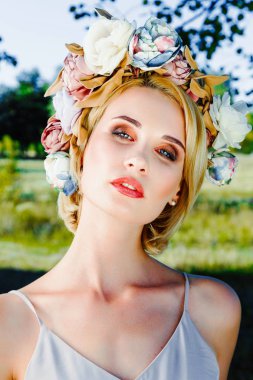 lüks çiçek headdress kadında