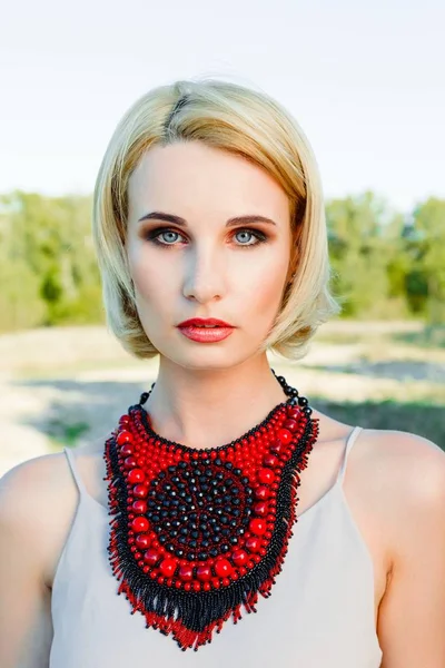 muhteşem kadın lüks kolye