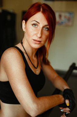  Sportif genç bayan.