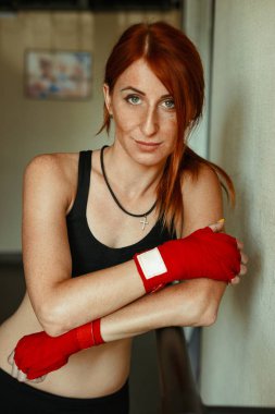 Sportif genç bayan. 