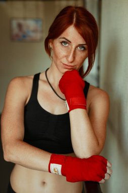 Sportif genç bayan. 