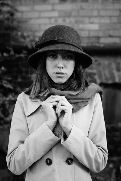 Çekici Genç Kadın 