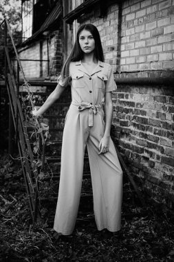 şık genç kadın