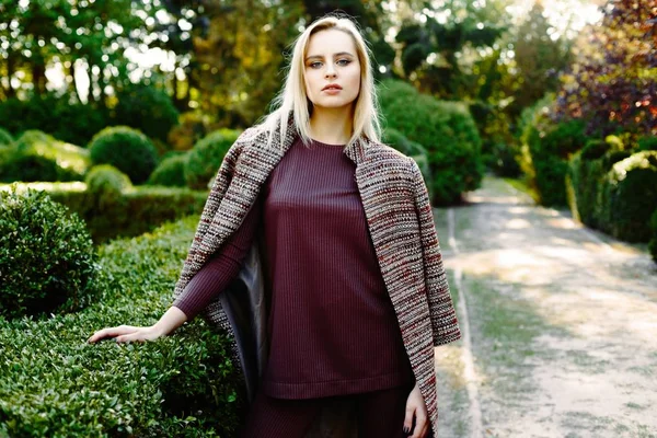 muhteşem bir genç kadın