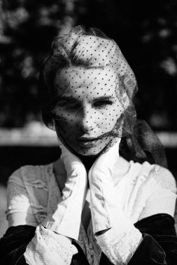 güzel genç kadın peçe