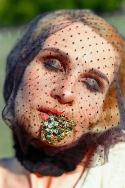 güzel genç kadın peçe