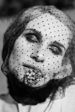 güzel genç kadın peçe