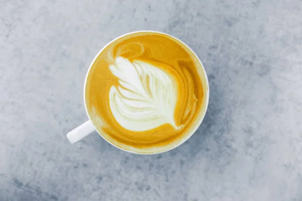 Secangkir cappuccino panas — Stok Foto