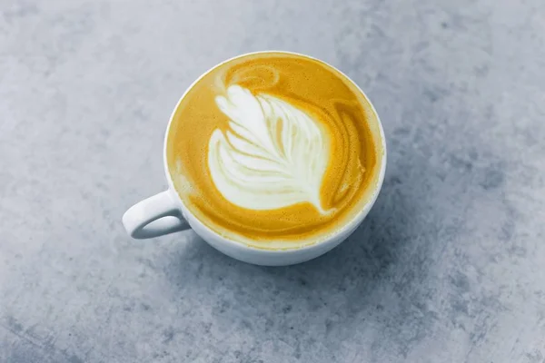 Tazza di cappuccino caldo — Foto Stock