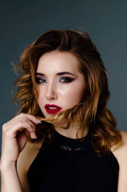 muhteşem bir genç kadın 