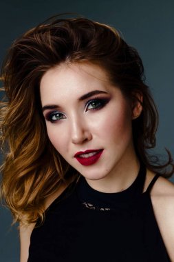 muhteşem bir genç kadın 