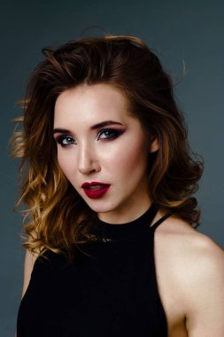 muhteşem bir genç kadın 