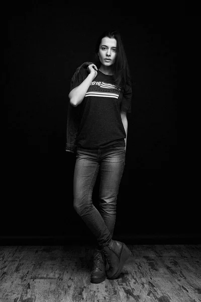 Beautiful Young Brunette Woman Denim Clothes Posing Dark Studio Background — Stock Photo, Image