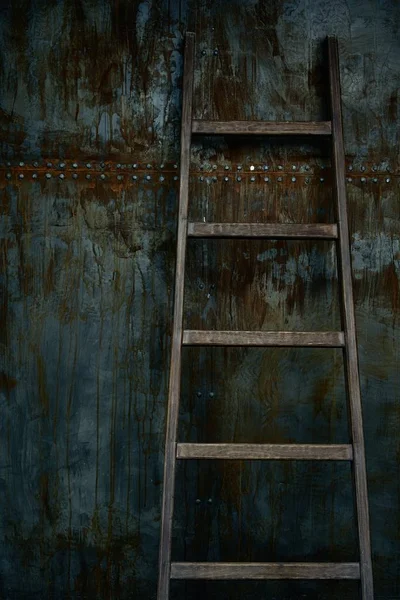 Wooden Ladder Rusty Grunge Background — Stock Photo, Image