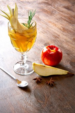 Lezzetli armut kokteyl taze yakın çekim görünümü 