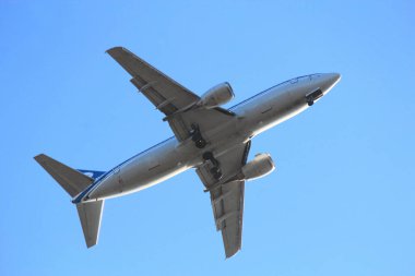 Güçlü uçak inişe hazırlanıyor.