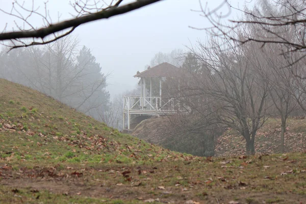 Malerischer Ort im botanischen Garten von Kiev — Stockfoto